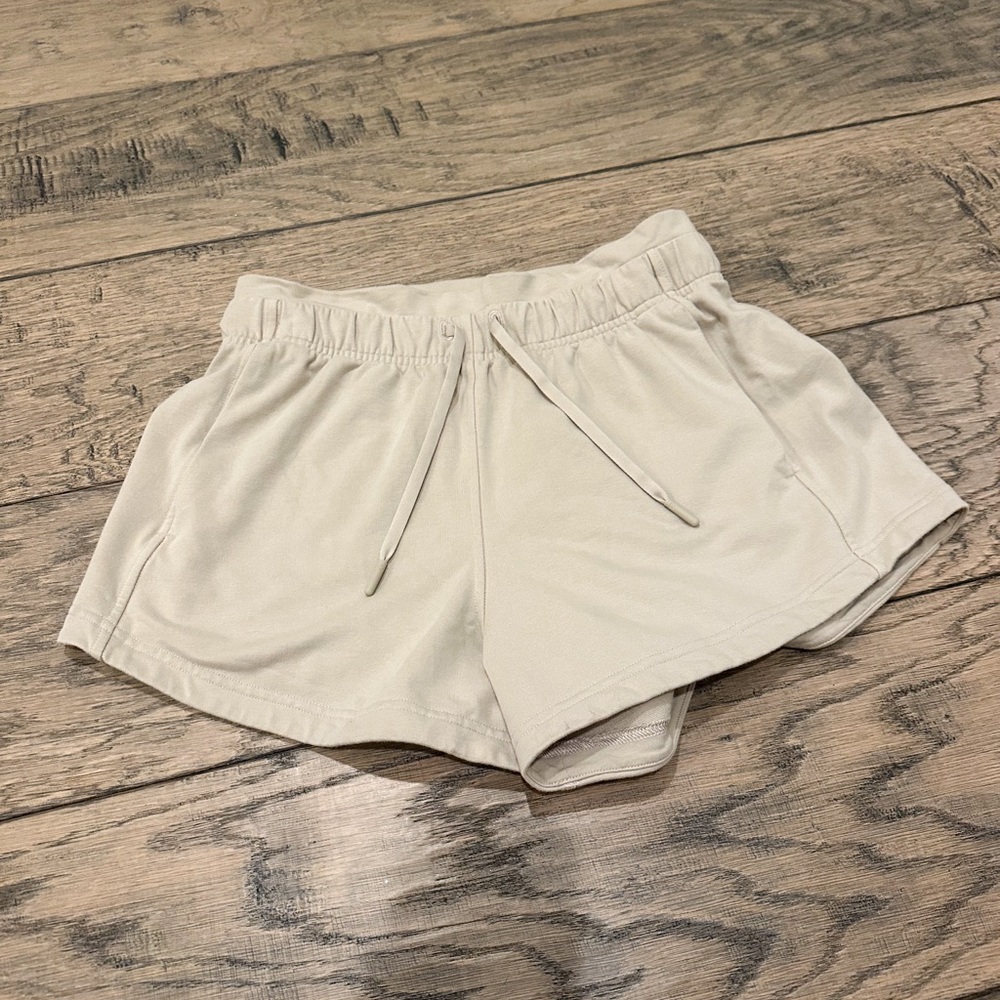lululemon Inner Glow HR Short 3” in Mojave Tan